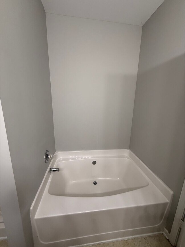 Building Photo - 1434