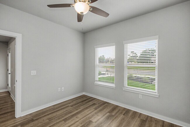 Building Photo - 403 S 29th St
