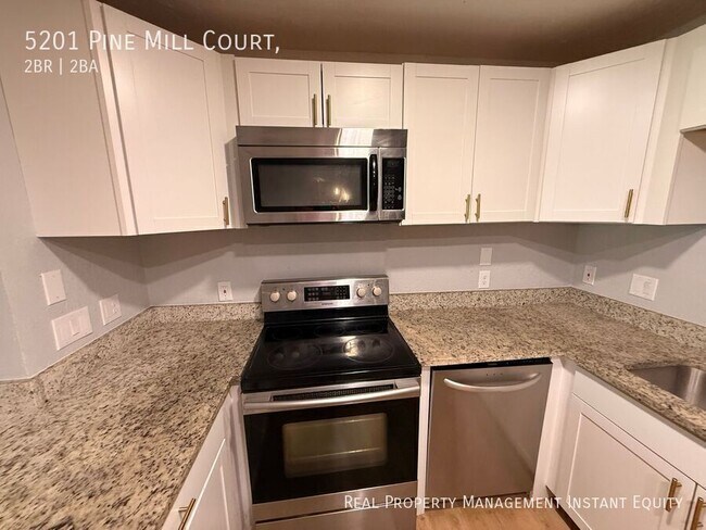 Building Photo - 5201 Pine Mill Ct