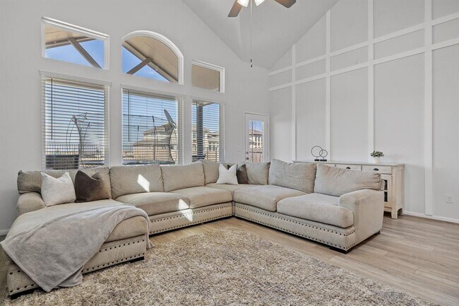 Building Photo - 408 Ravello St