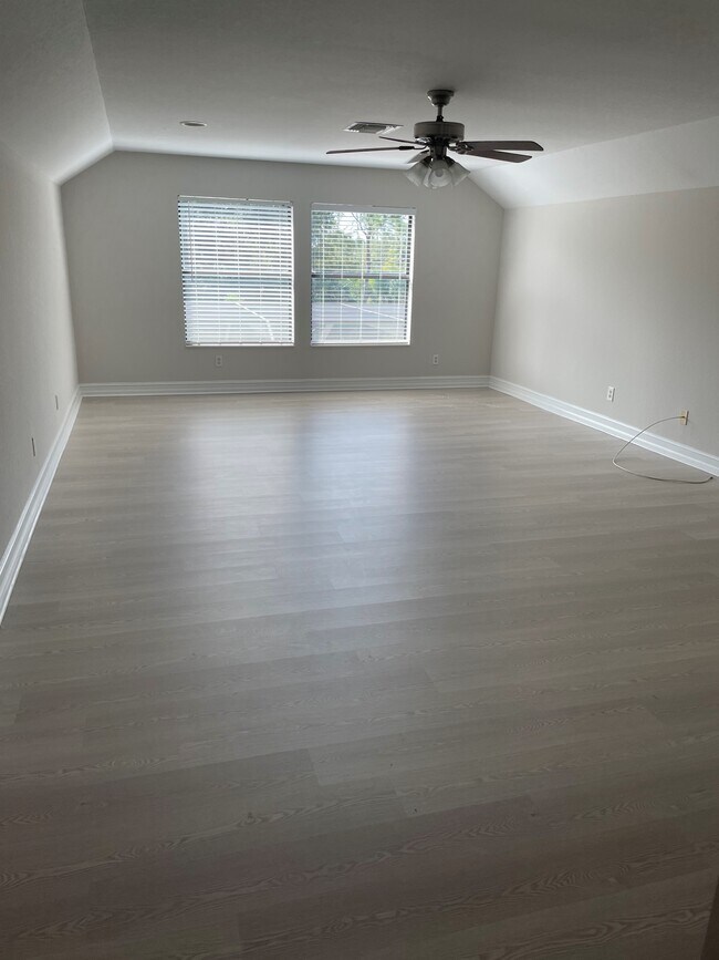 Building Photo - 12214 Country Day Cir