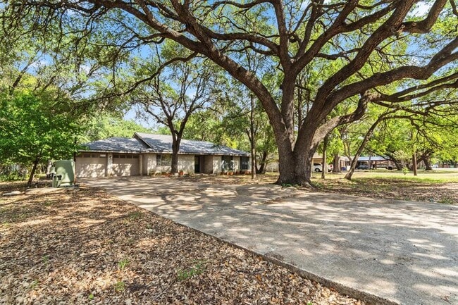 Building Photo - 10303 Slaughter Creek Dr