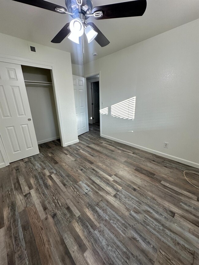 Building Photo - 440 N Homsy Ave