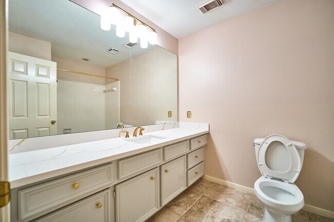 Building Photo - 5022 Moss Run Dr