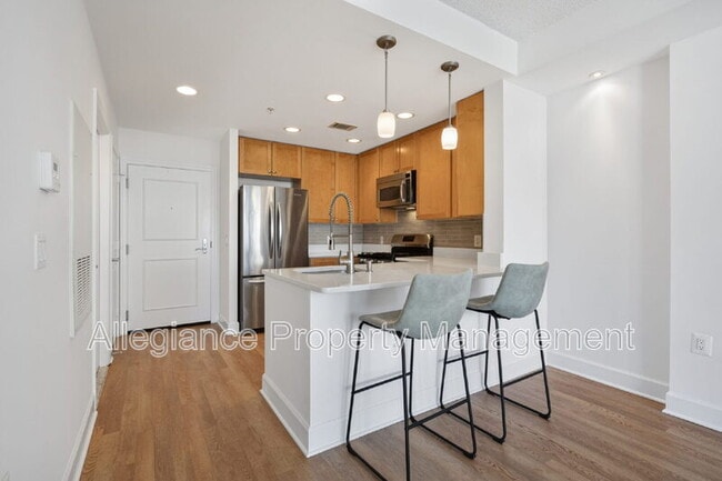 Building Photo - 3600 S Glebe Rd