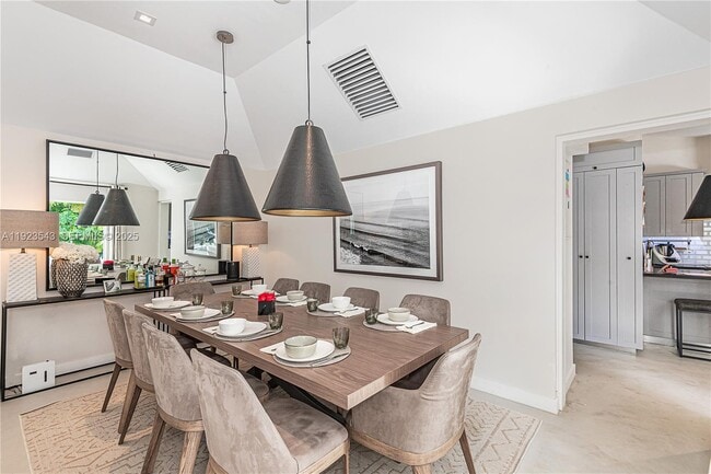 Building Photo - 375 Harbor Ct