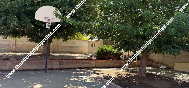 Building Photo - Desired NE location near Sandia High School and Uptown - MOVE IN SPECIAL $250.00 off first months...