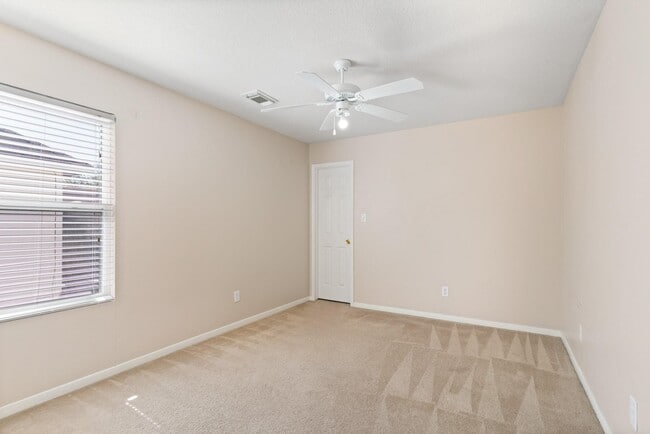 Building Photo - 5038 Forest Hurst Dr