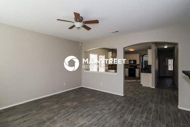 Building Photo - 4 Bedroom Pet-Friendly Home in Fort Worth, TX with Main Street Renewal