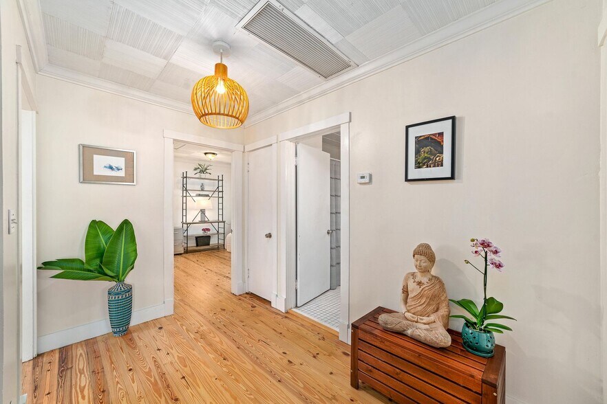 Building Photo - 221 S M St