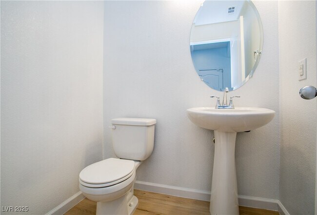 Building Photo - 7927 Bartlett Peak St