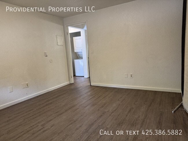 Building Photo - 3919 S Tyler St