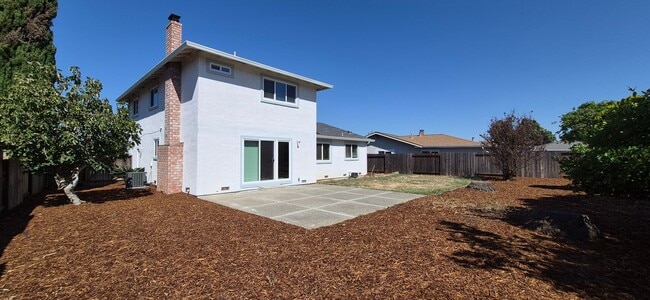 Building Photo - 5023 Oakbrook Cir