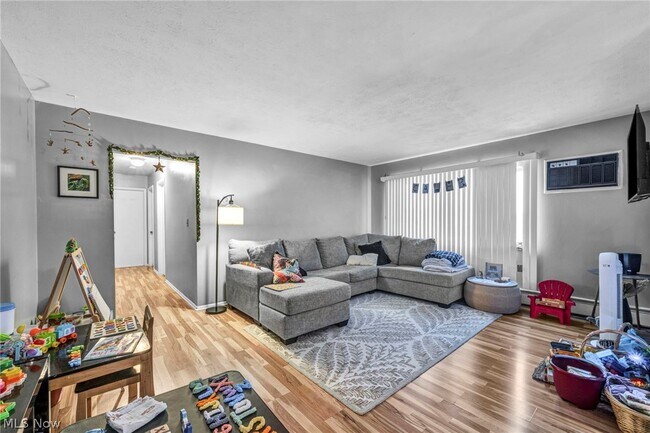 Building Photo - 5200 Royalton Rd