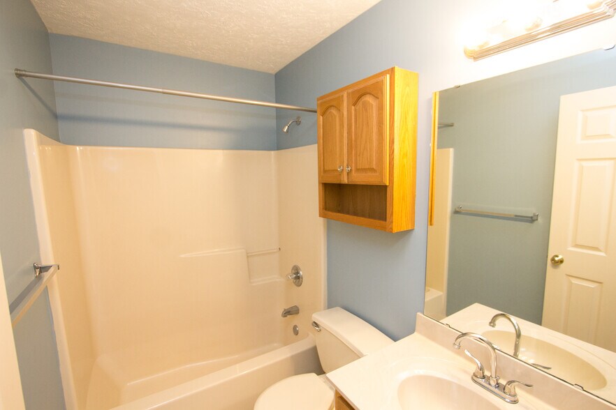 Building Photo - 2321 Winterset Dr
