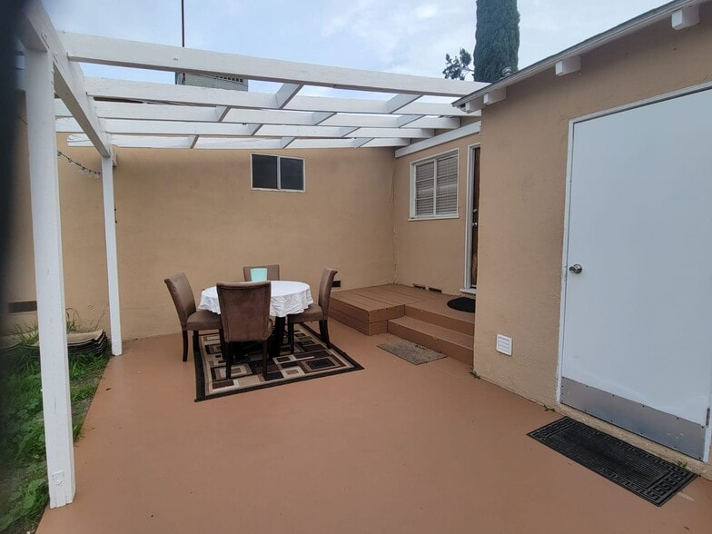 Building Photo - 17565 Bullock St