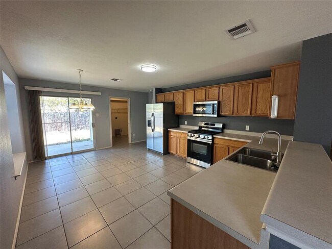 Building Photo - 908 Sally Lunn Way