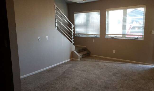 Building Photo - Newer 2BR/2.5BA in Englewood Townhouse with Garage. MOVE IN SPECIAL - $500 off first months rent