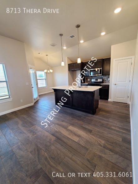 Building Photo - 8713 Thera Dr