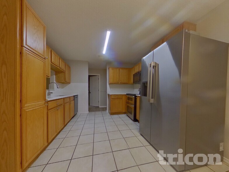 Building Photo - 1932 Cedar Tree Dr