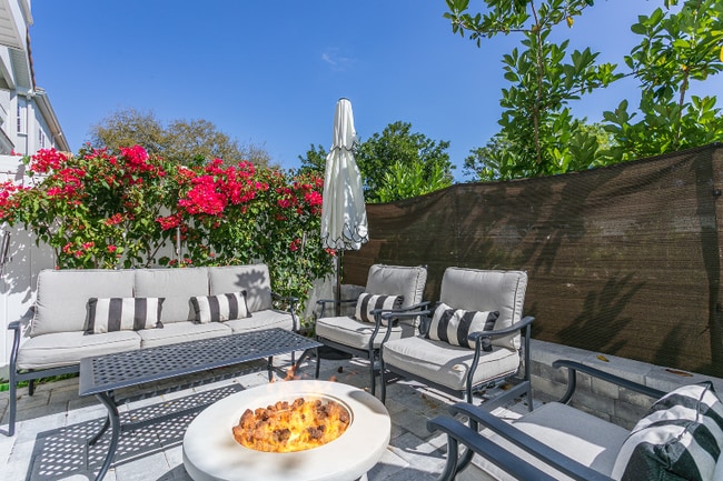 Building Photo - 4625 Overlook Dr NE