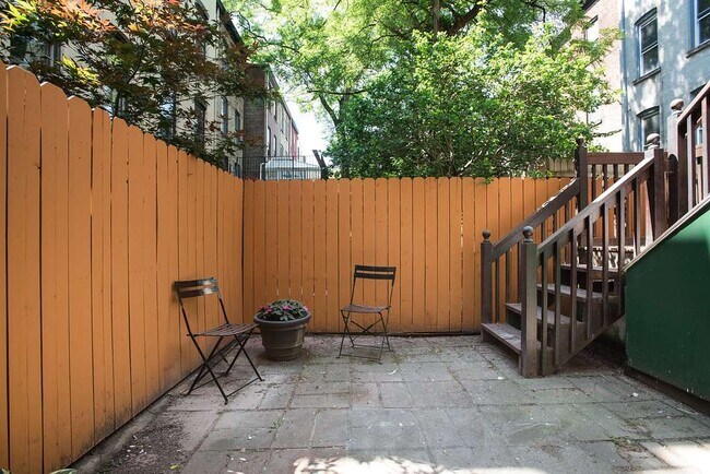 Building Photo - 281 Pavonia Ave