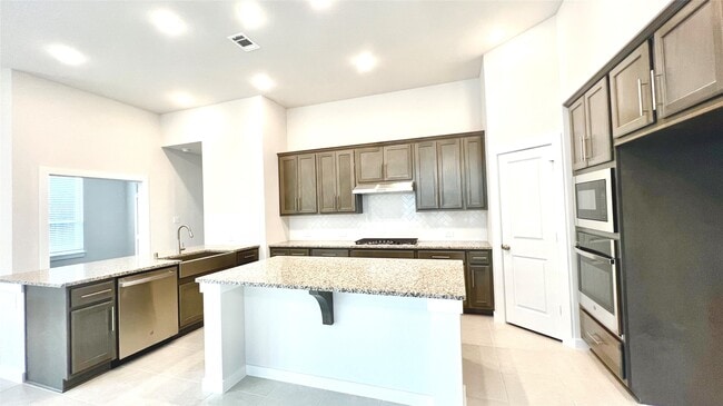 Building Photo - 212 Milas Cv