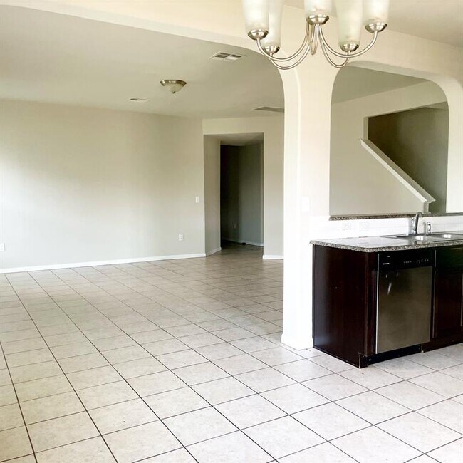 Building Photo - 18409 Bandelier Dr