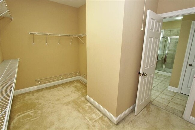 Building Photo - 3029 Woodwalk Dr SE
