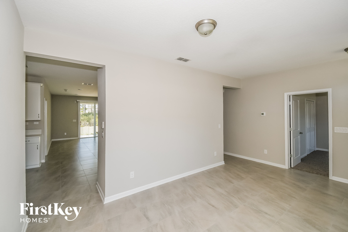 Building Photo - 95331 Snapdragon Dr