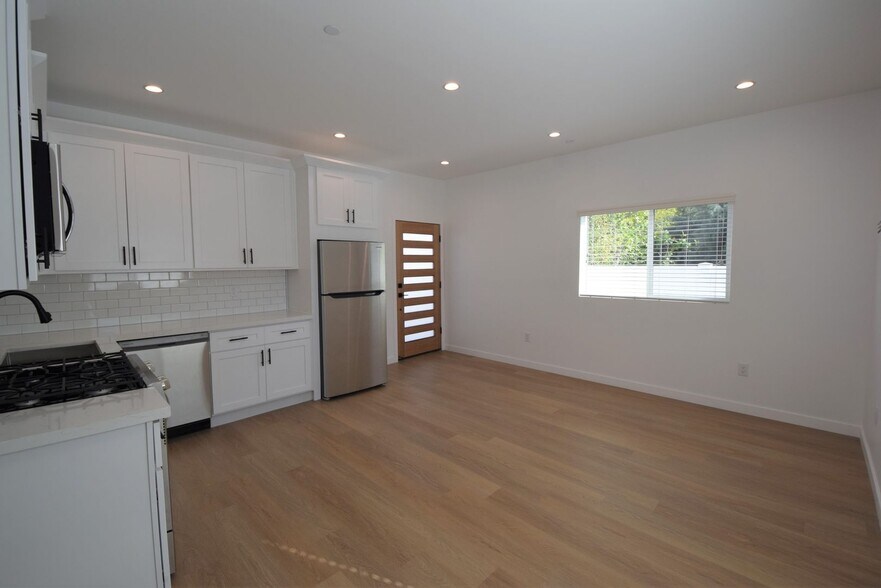 Building Photo - 5915 Fair Ave