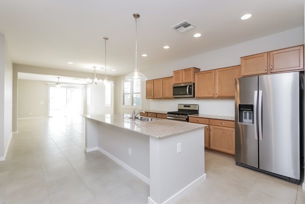 Building Photo - 36083 N Urika Dr