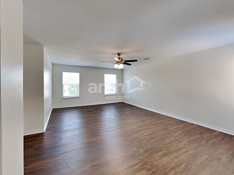 Building Photo - 1339 Flagstone St