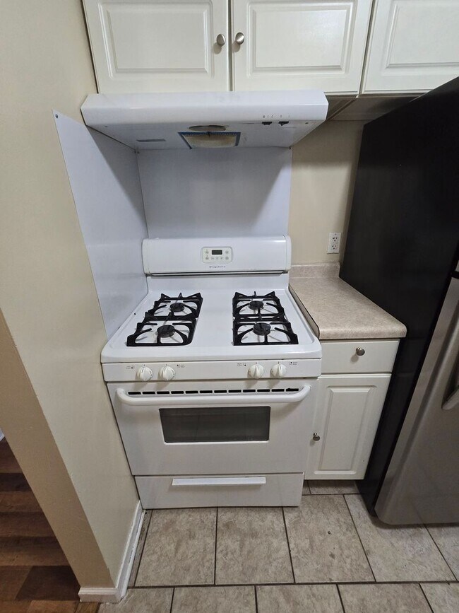 Building Photo - 3334 Michigan St