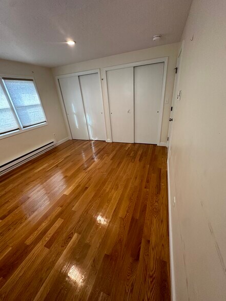 Building Photo - 48 Hauman St