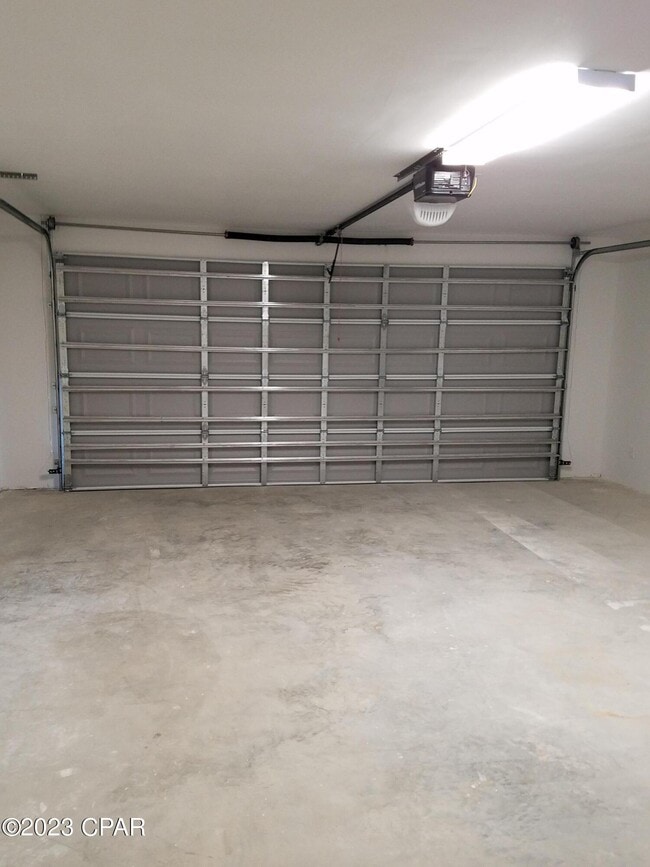 Building Photo - 102 Michelle Ct