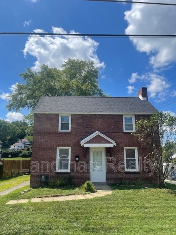 Primary Photo - 131 Freda St