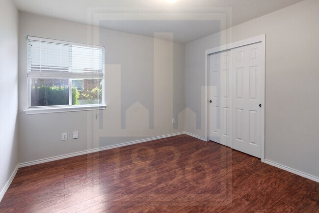 Building Photo - 1011 Burgess Dr