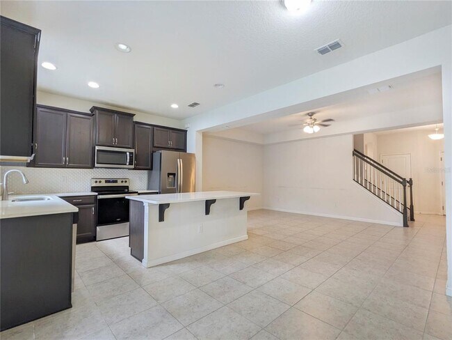 Building Photo - 11670 Rolling Green Dr