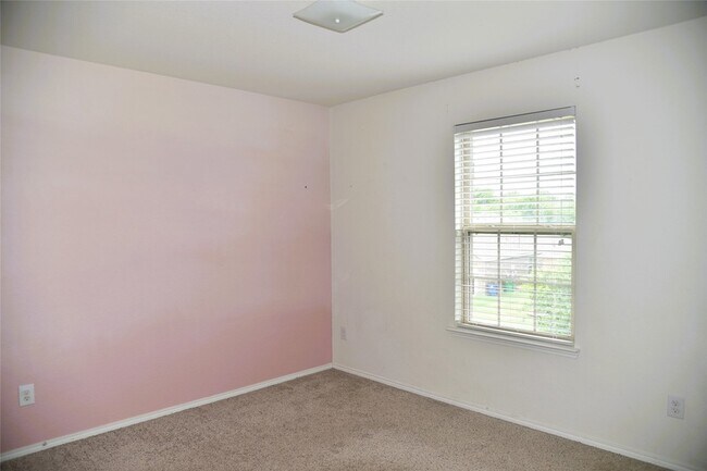 Building Photo - 1405 Acmite Ave