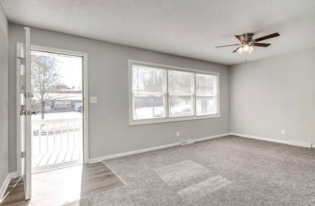 Building Photo - Coming Soon! Stylish 3-Bed, 2-Bath Home wi...