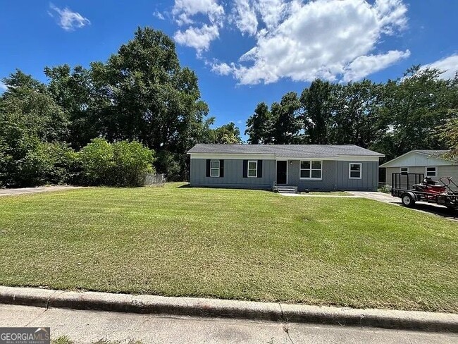 Building Photo - 2844 Shamrock Dr