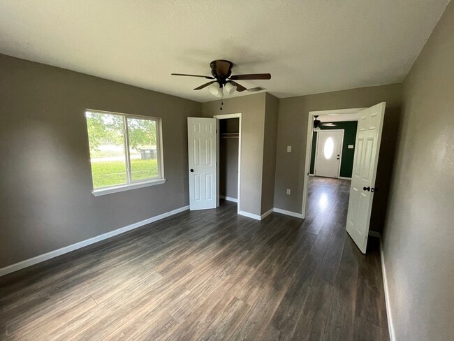 Building Photo - 8412 US-87