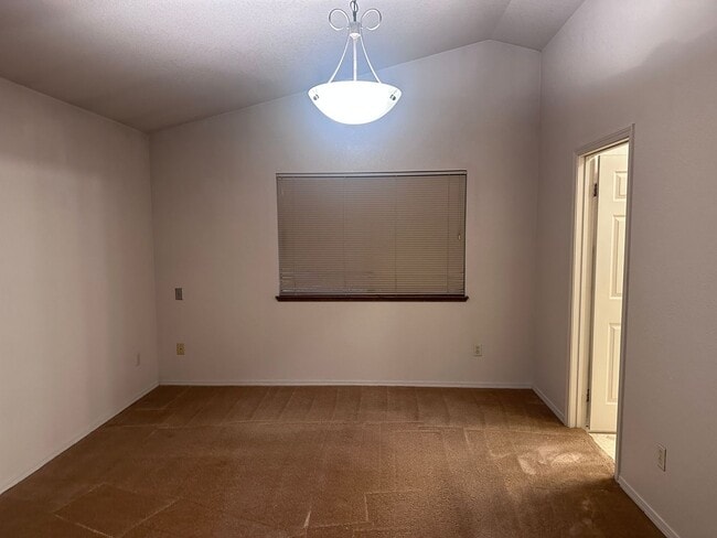 Building Photo - ADORABLE, adorable, ADORABLE!  3/2.5 Bath ...