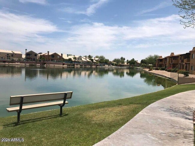 Building Photo - 10613 S Desert Foothills Pkwy