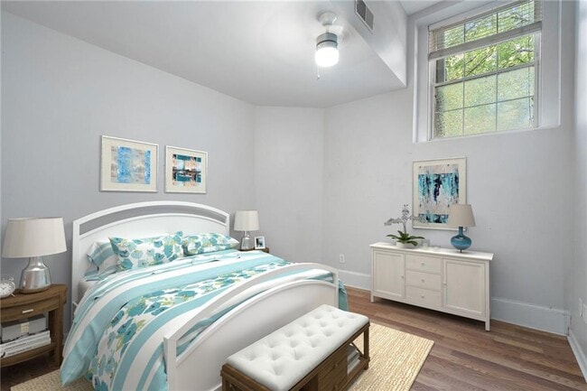 Building Photo - 1031 State St NW