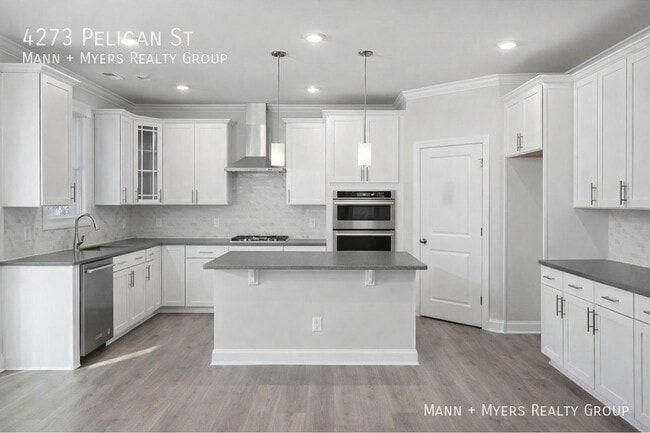 Building Photo - 4273 Pelican St