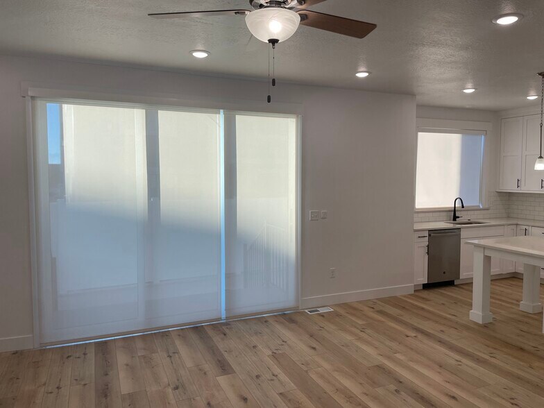 Building Photo - 10817 N Black Shale Loop