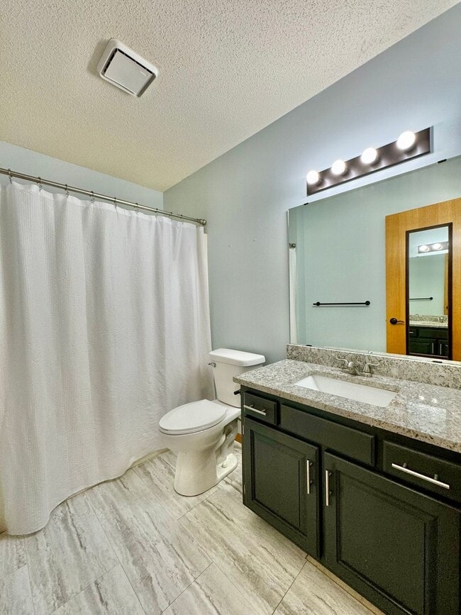 Building Photo - 4851 Tee Ct SW