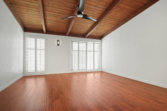 Building Photo - 1133 24th St
